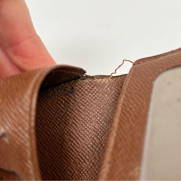 Louis Vuitton Monogram Billfold Wallet - Picture 8 of 9